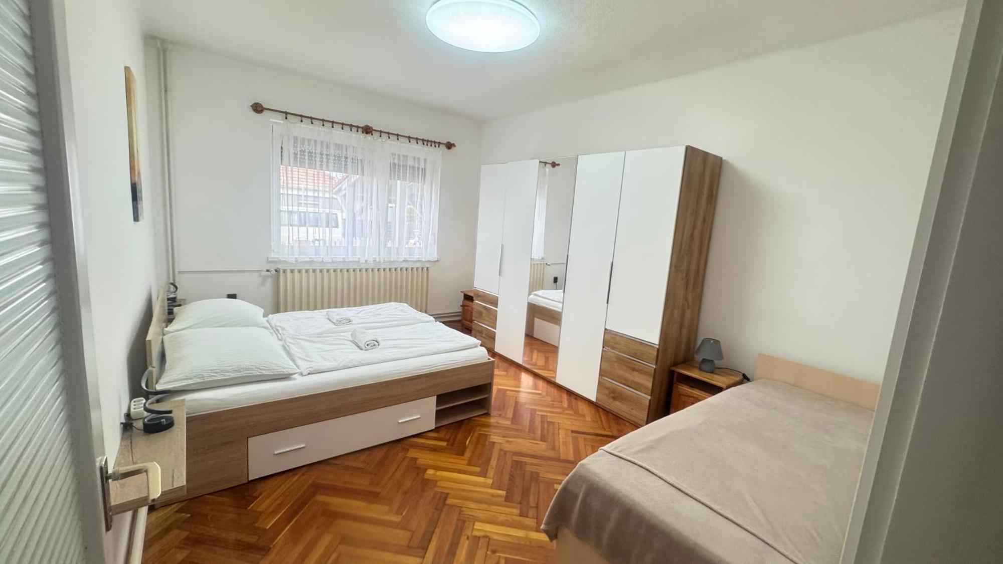 Pingvin Cukraszda Apartman Balatonmáriafürdő 外观 照片